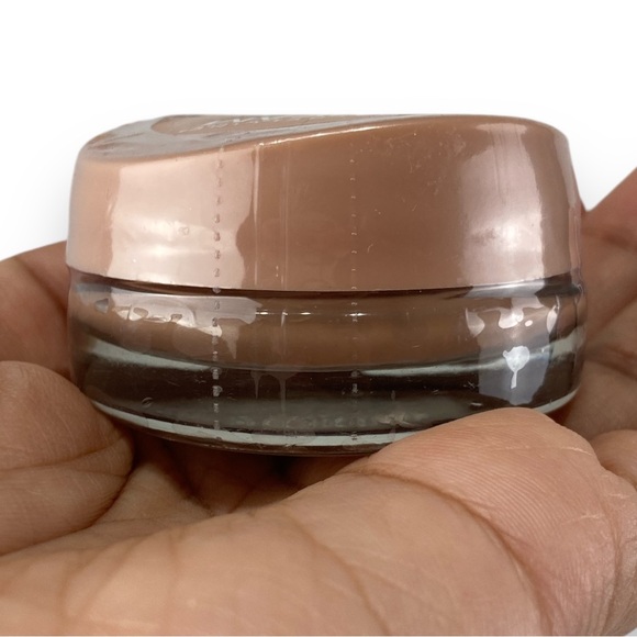 Maybelline Dream Matte Mousse Foundation & ColorStay Concealer no30 Light Medium - Picture 5 of 12